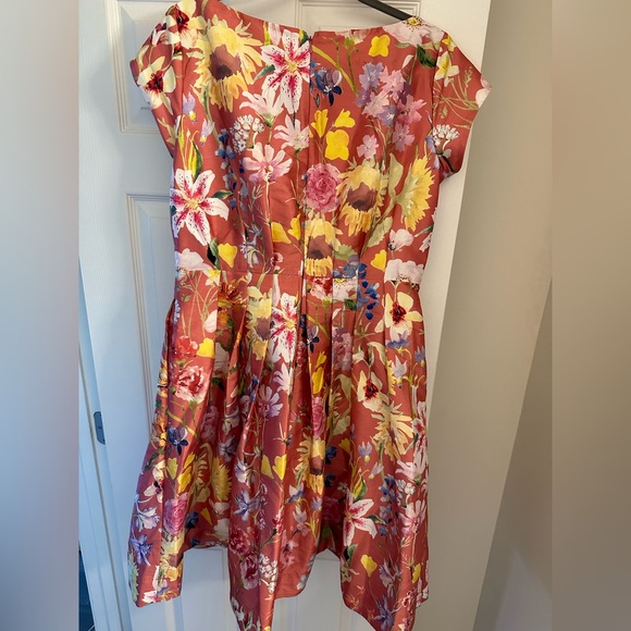 Spring Dress. - Picture 2 of 8